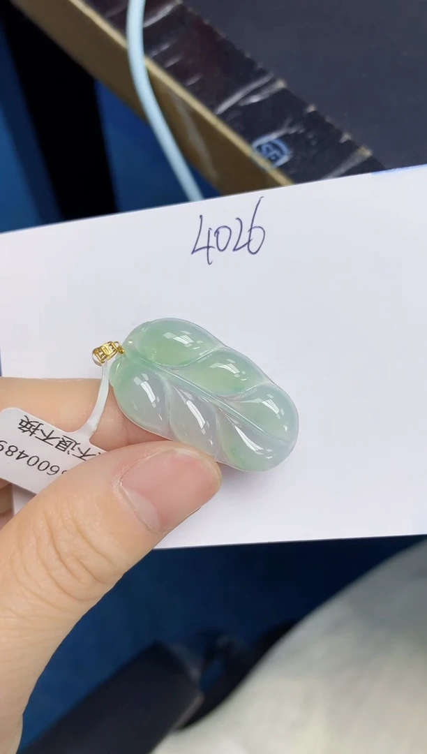 翡翠18K金镶嵌颈饰天然缅甸翡翠A货