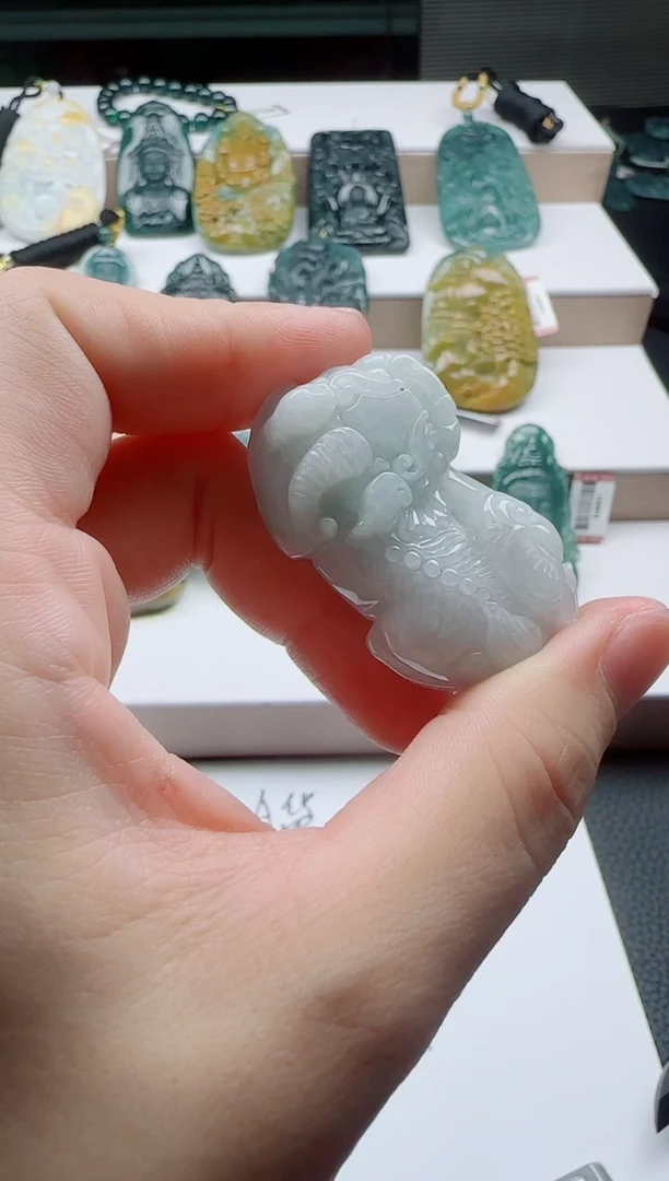 颈饰未镶嵌翡翠