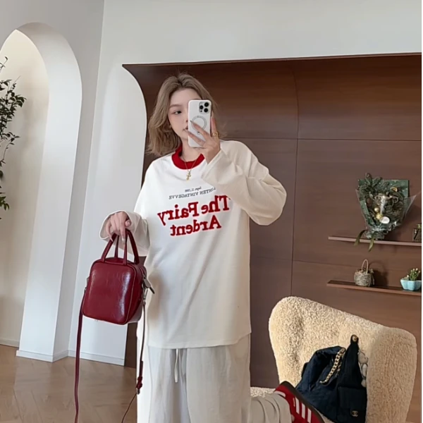 【瘦瘦】冰果派对-春秋单色毛衣领植绒字母印花薄款显瘦长袖TS01233