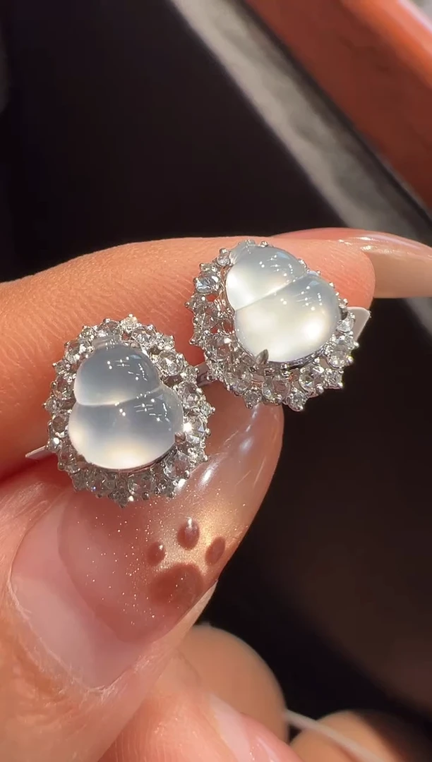 18K金镶嵌翡翠耳饰耳饰