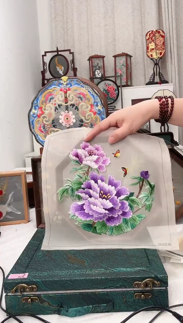 扇子苏绣作品手工摆台