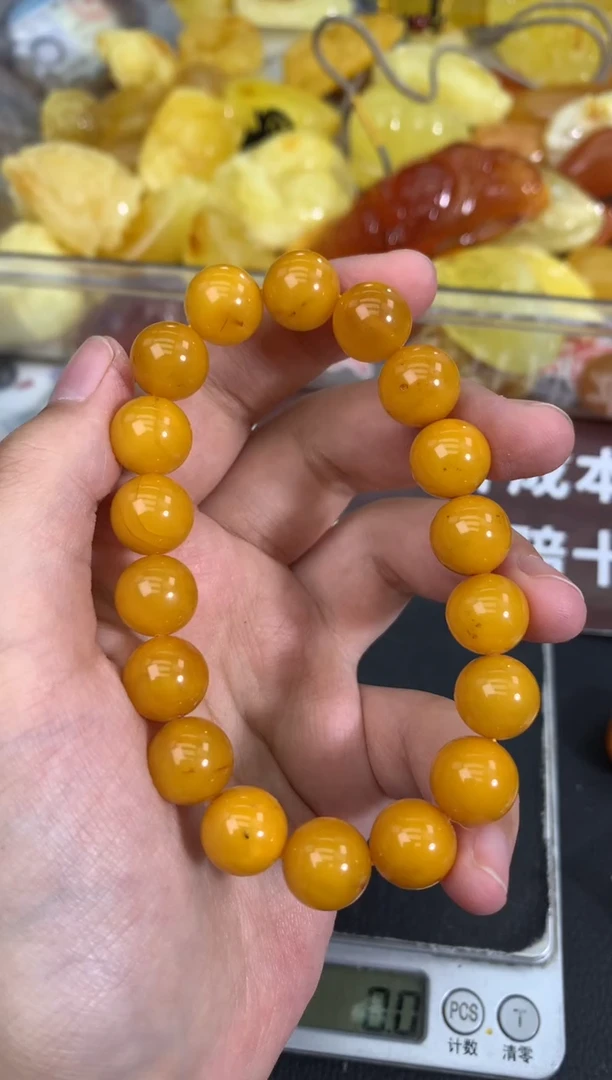 蜜蜡未镶嵌珠宝奇石79