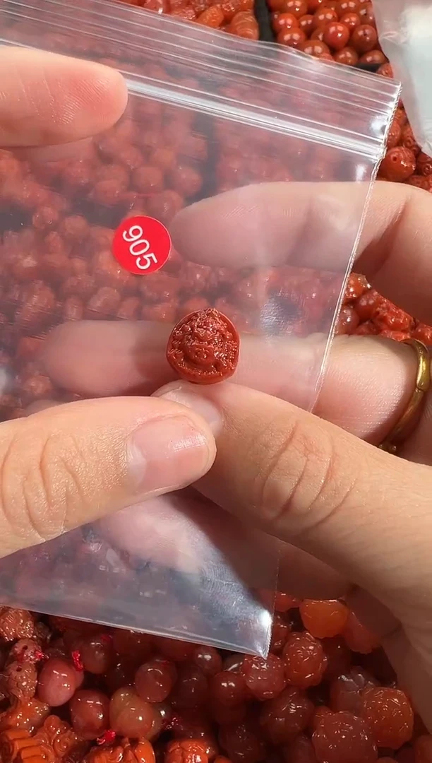 颈饰未镶嵌南红玛瑙1