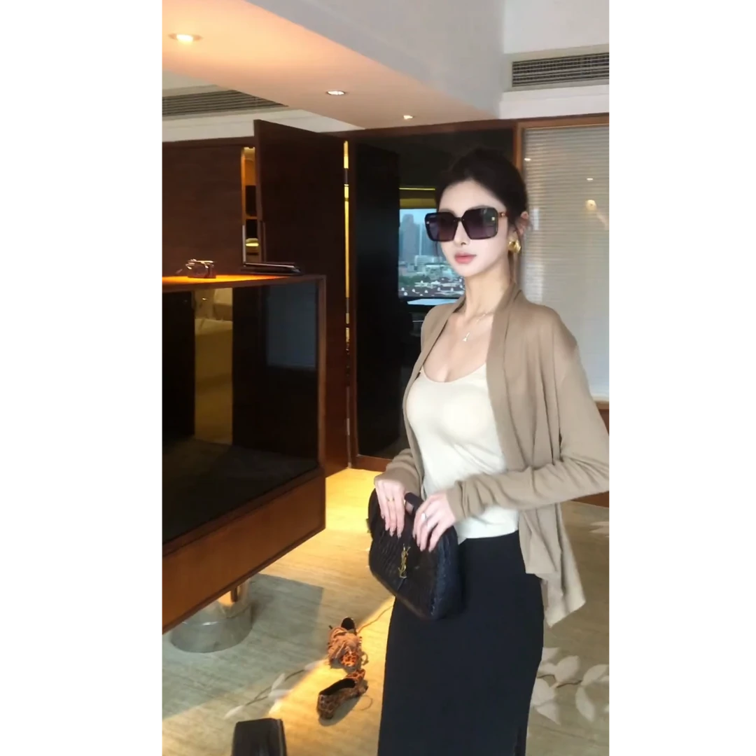 纯欲气质女神范穿搭套装女早秋慵懒风轻熟背心开衫半身裙三件套