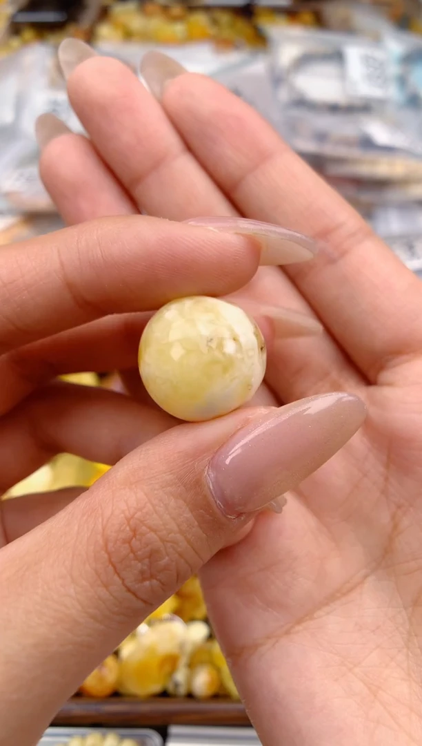 蜜蜡未镶嵌珠宝奇石18