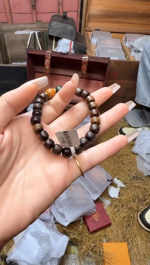 精美手串（无礼盒）