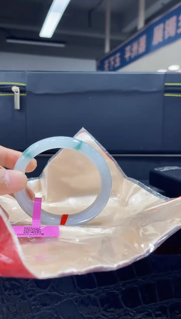 未镶嵌手镯（贵妃镯）翡翠9