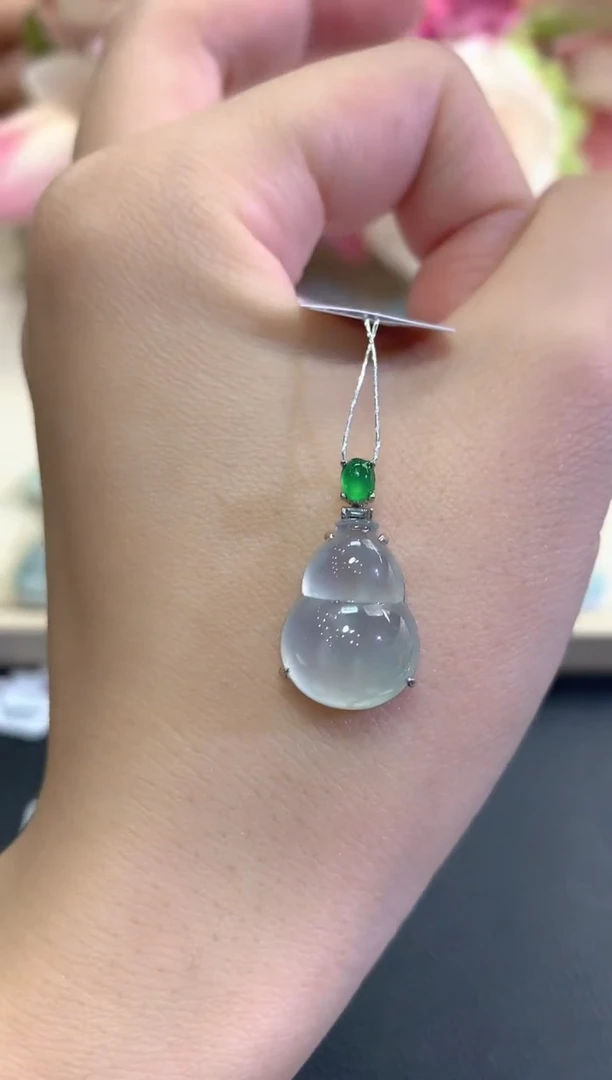 吊坠(不含链)18K金镶嵌翡翠秋日珠宝Q35