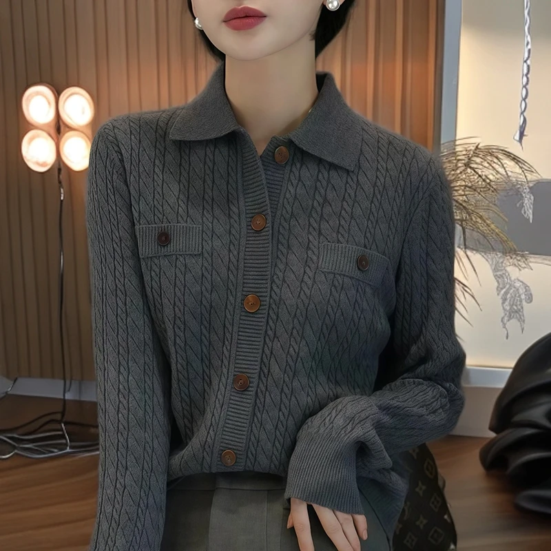 法式秋冬新款柔软舒适针织衫女设计感单排扣小众别致长袖毛衣上衣