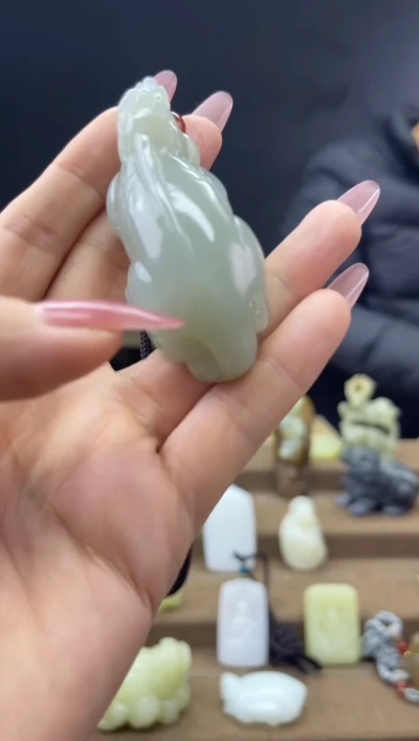 颈饰未镶嵌和田玉1