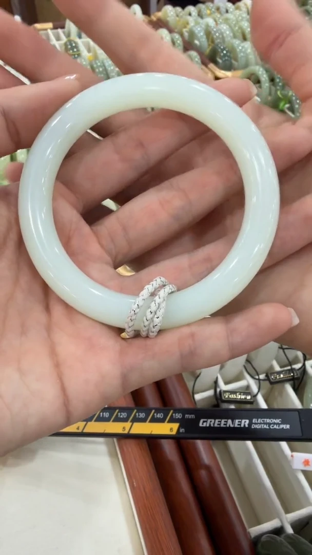 颈饰未镶嵌和田玉手镯59