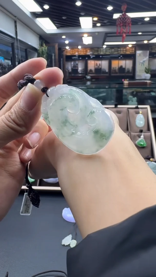 颈饰未镶嵌翡翠贵*如意