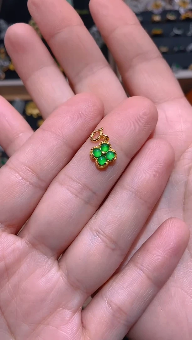 【闪购商品】翡翠颈饰银S925镶嵌四叶草