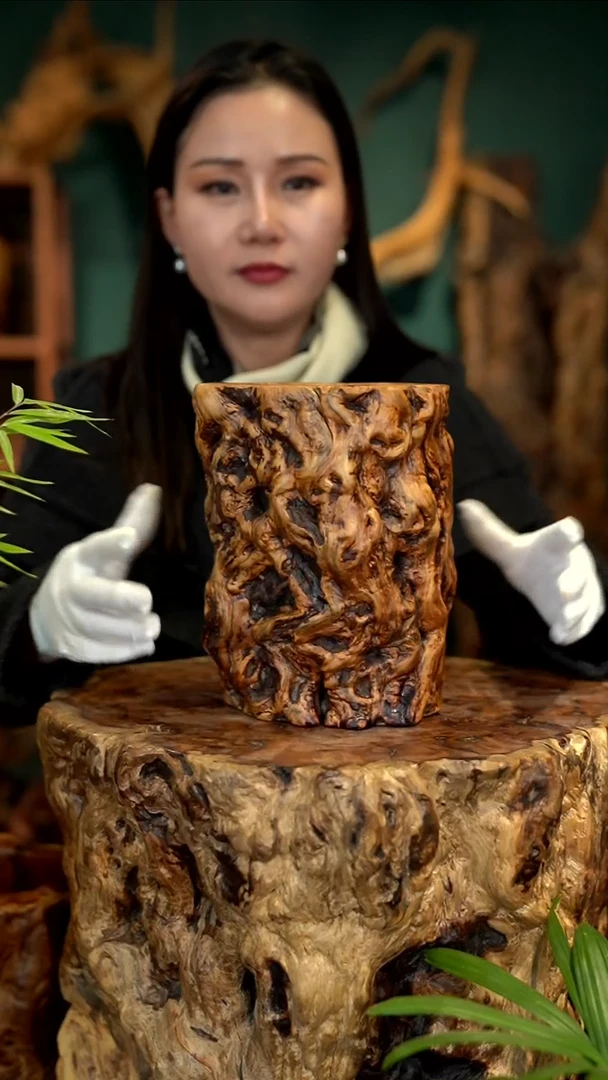 木红**头雷击枣木笔筒