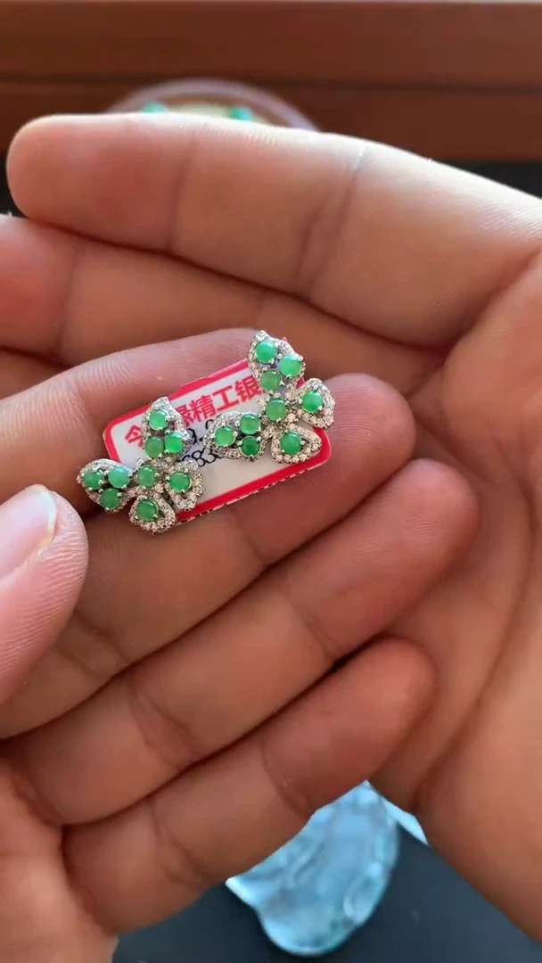 银S925镶嵌翡翠耳饰耳钉