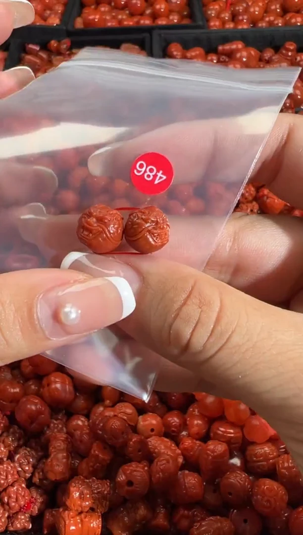 颈饰未镶嵌南红玛瑙1