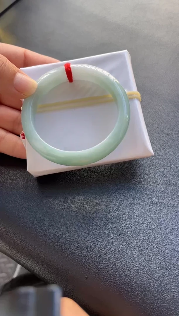 未镶嵌手镯翡翠多人