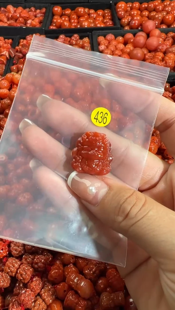 颈饰未镶嵌南红玛瑙1