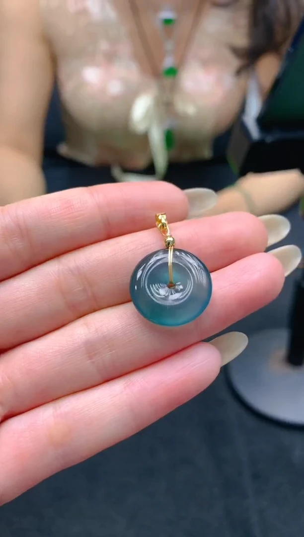 翡翠未镶嵌颈饰天然A货翡翠