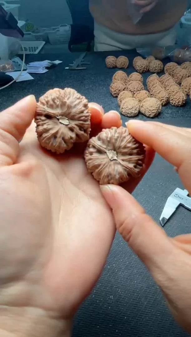 把件文玩核桃w135 凹底 40尺