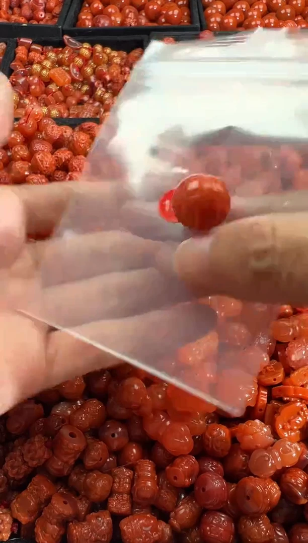 颈饰未镶嵌南红玛瑙1