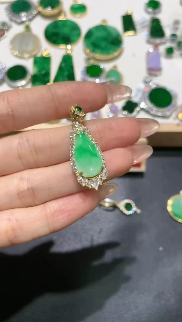 【闪购商品】翡翠吊坠(不含链)银S925镶嵌9多人多样性随机发货1件