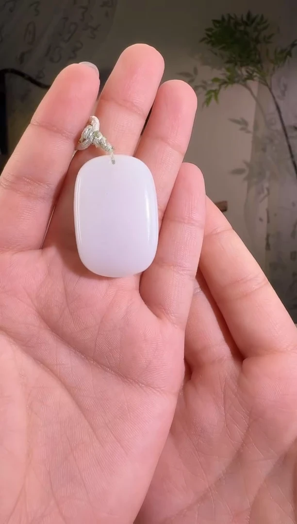 和田玉未镶嵌颈饰无事牌