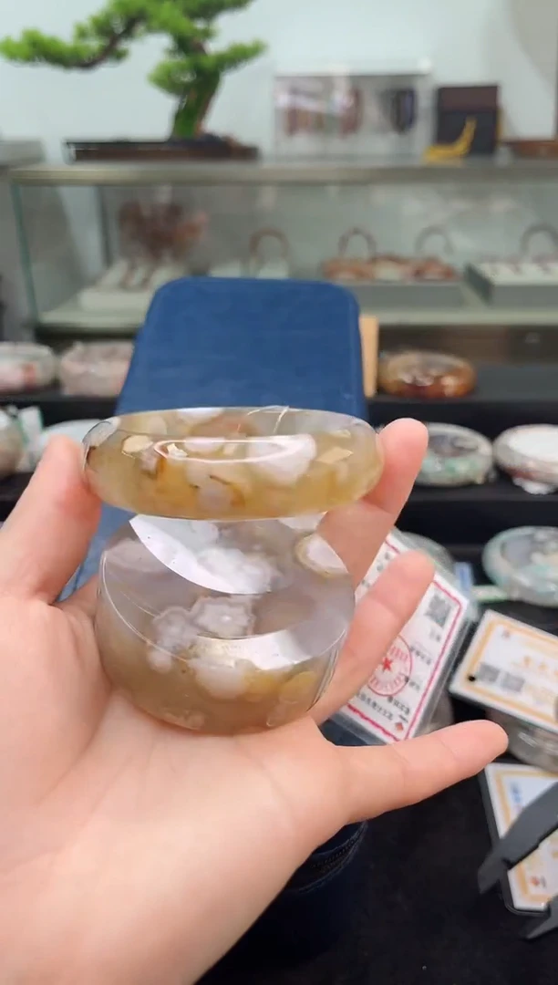 未镶嵌手镯石英质玉59圈口（赠品镯心）3009074