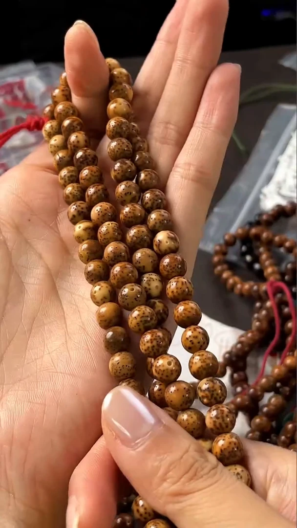 吊坠星月菩提精工级浅珀正圆8长串（B）