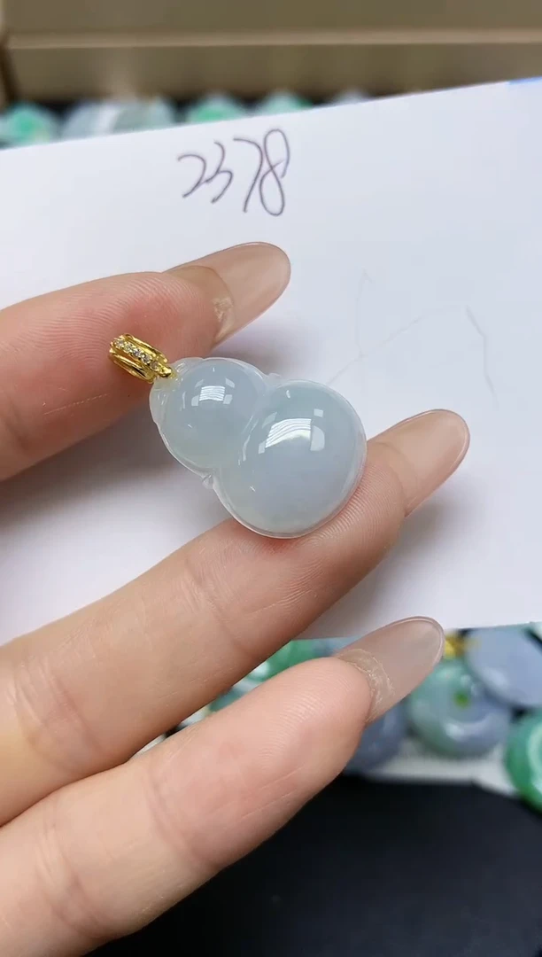 翡翠未镶嵌颈饰 天然缅甸翡翠A货