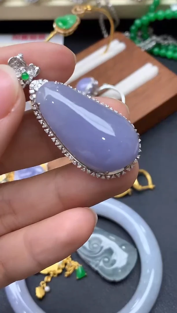 颈饰18K金镶嵌翡翠605-中国好珍宝