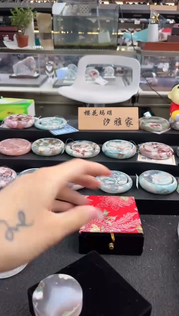 未镶嵌手镯石英质玉六*六圈口（赠品镯心）