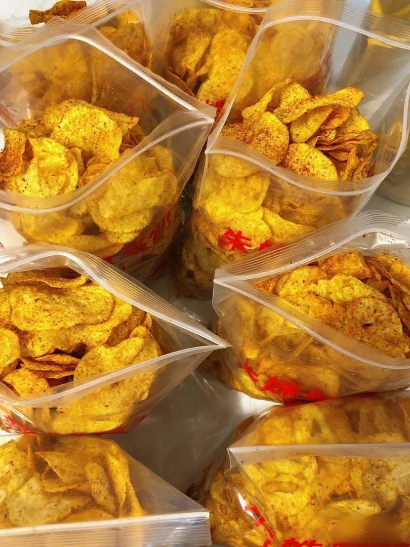 贵州农家自制现炸麻辣洋芋片
