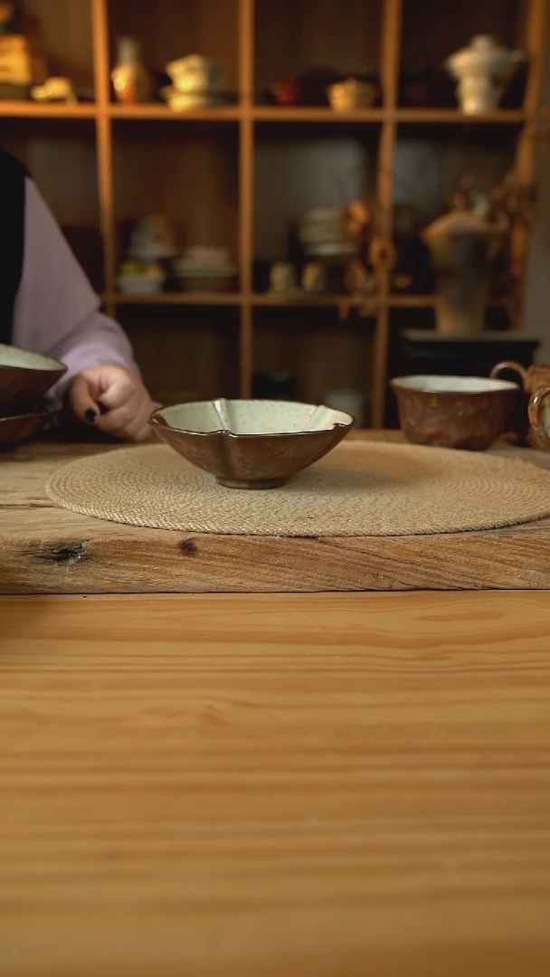 敦煌黑泥系列的6英寸百褶裙碗1个