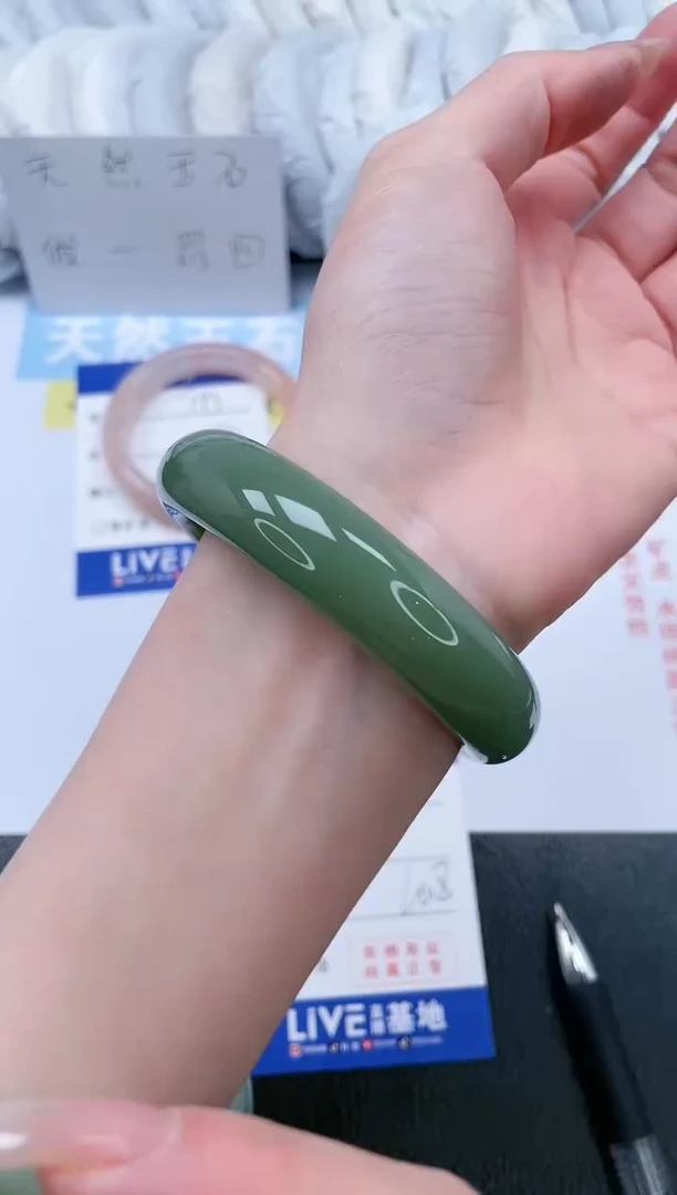 【闪购商品】石英质玉手镯未镶嵌T98-60.8