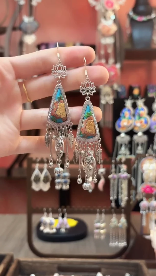 织绣 云织谣民族风精美饰品   328