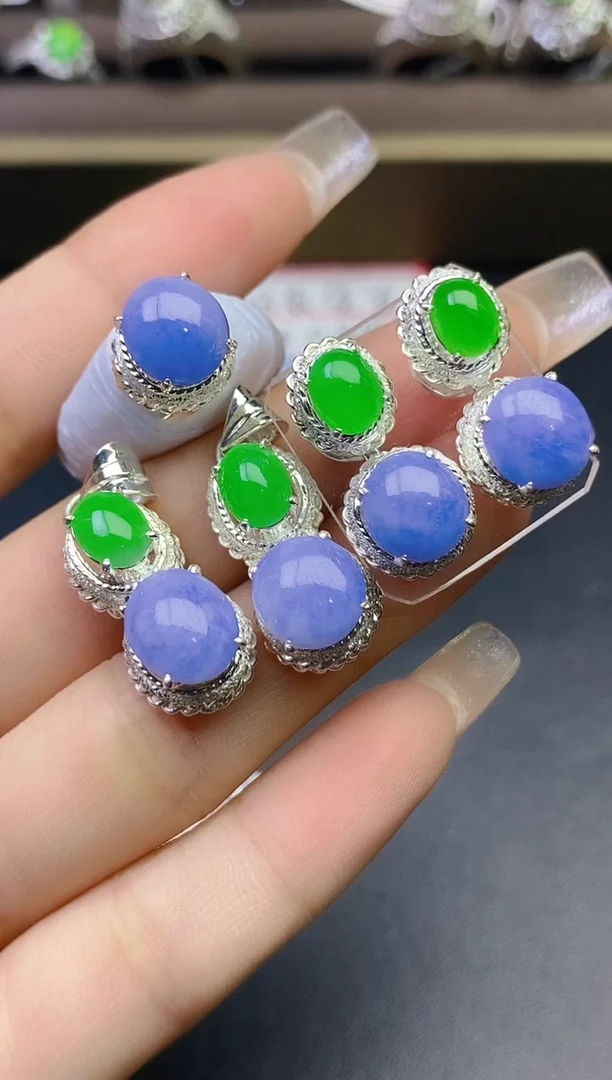 翡翠戒指未镶嵌铜托