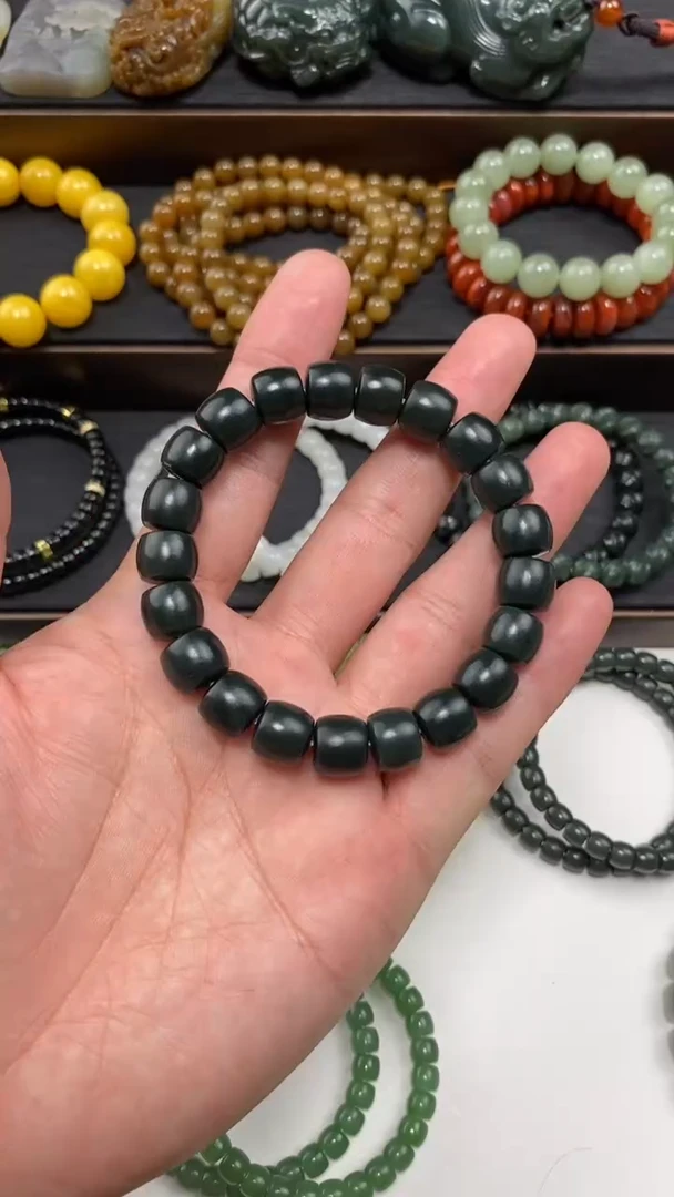 和田玉未镶嵌颈饰手串