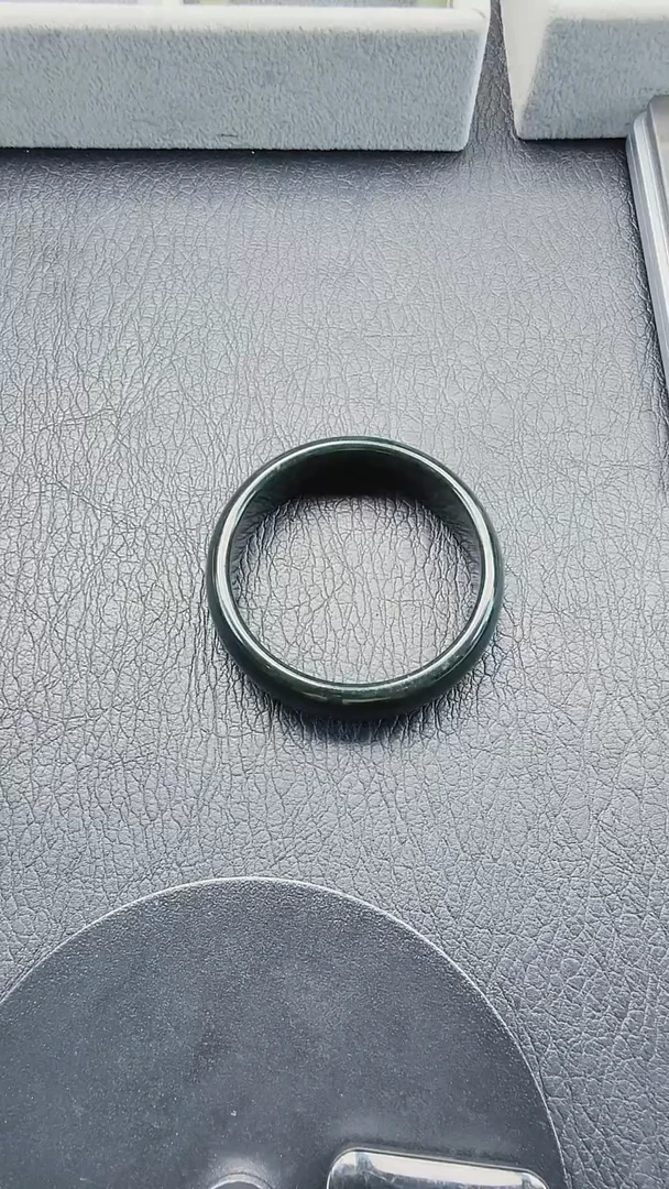 和田玉手镯未镶嵌808圈口59.5