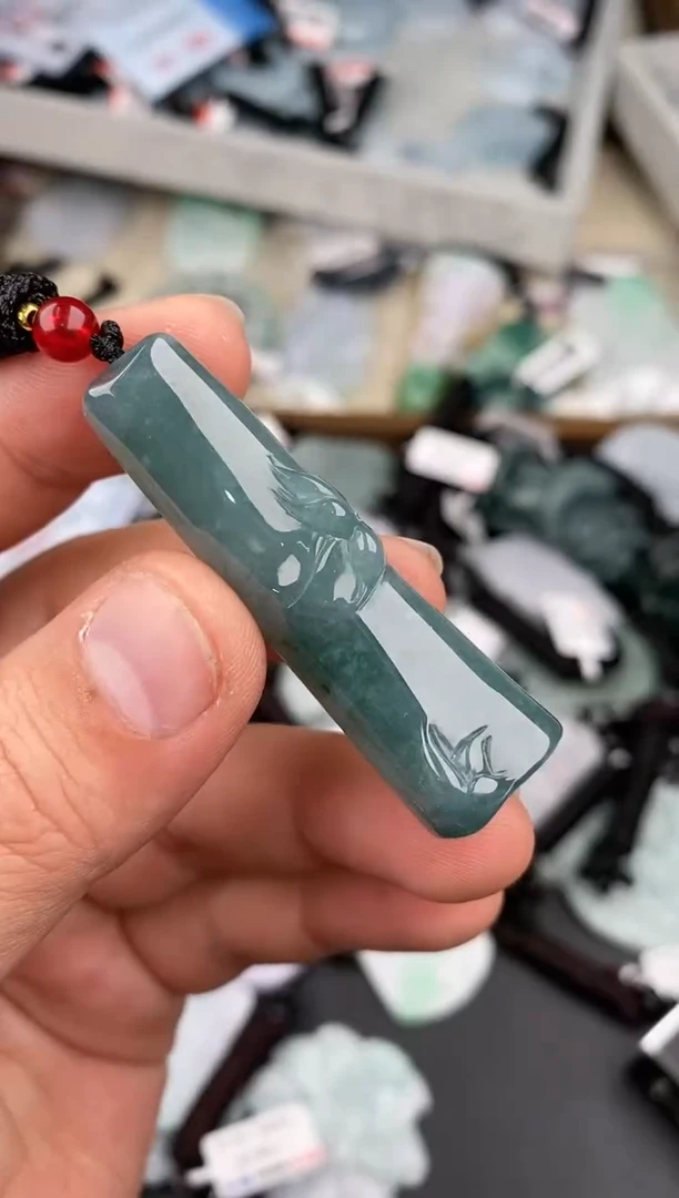 【闪购商品】翡翠颈饰未镶嵌  天然翡翠，一物一图