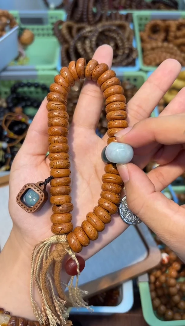 吊坠白玉菩提陈***?桃核甜甜圈手持换一个墩子