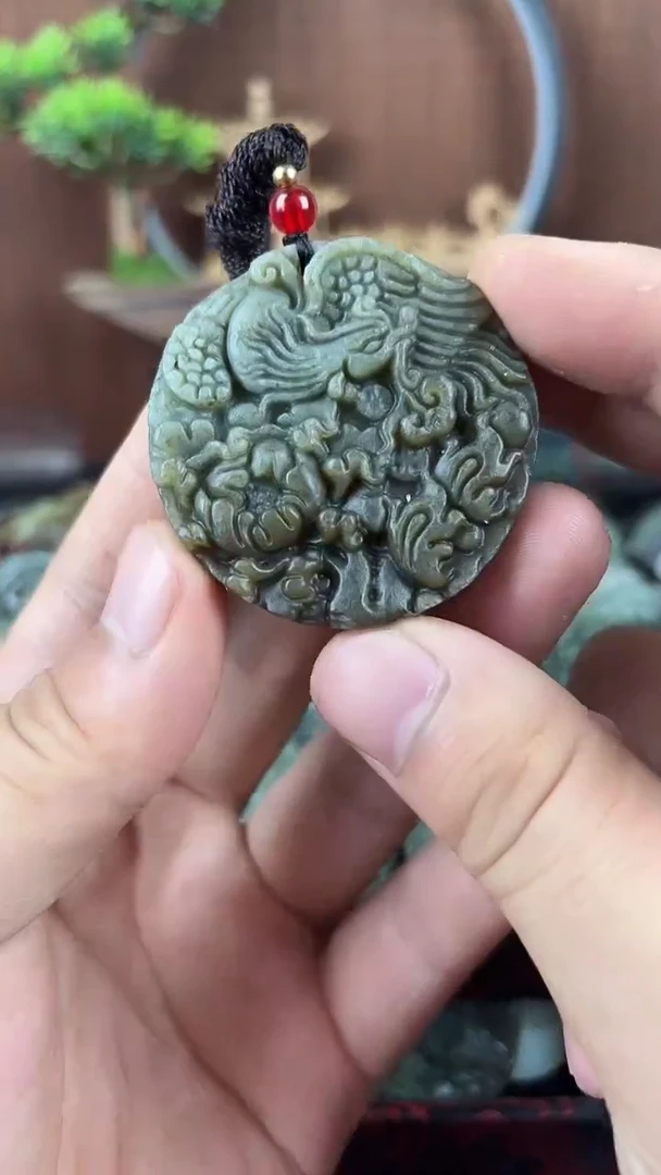 和田玉未镶嵌颈饰1