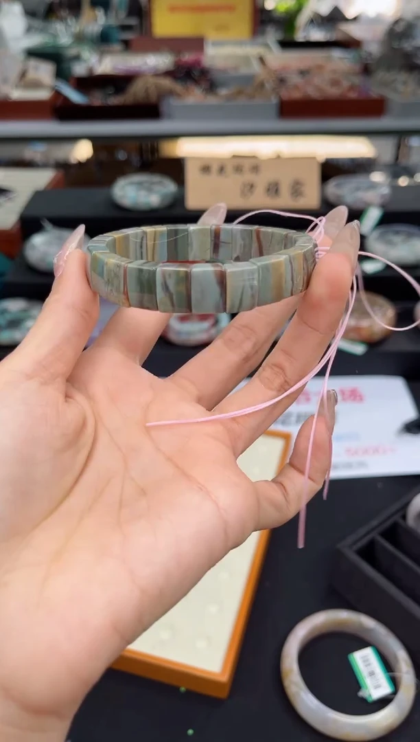 【闪购商品】石英质玉手链未镶嵌手牌多样性发货其一