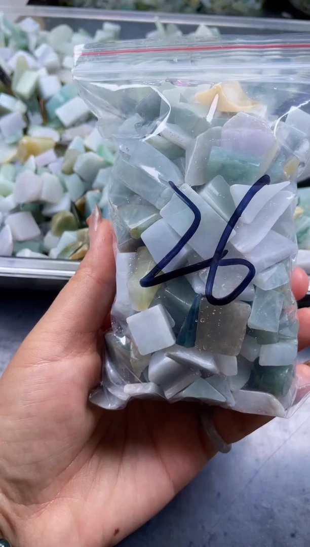 配石翡翠天然翡翠小号500克26