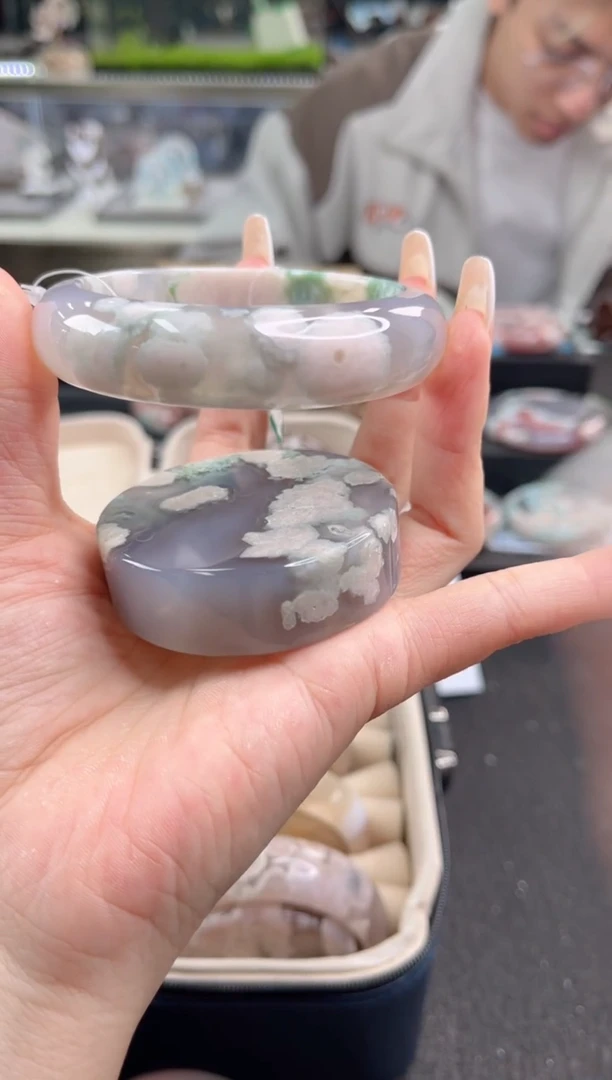 未镶嵌手镯石英质玉尘*丷圈口（赠品镯心）