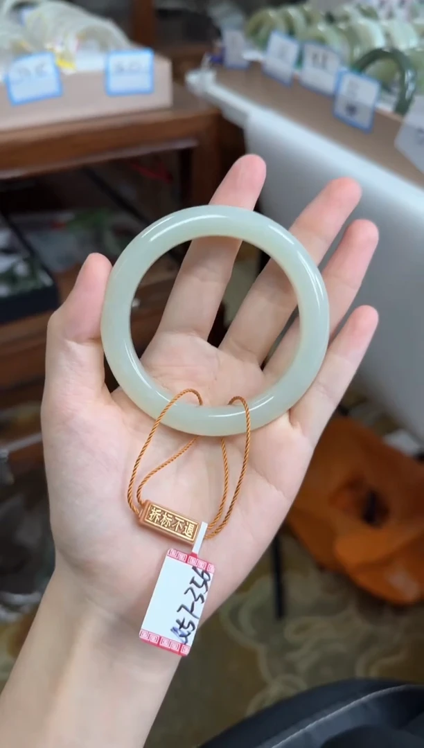 未镶嵌手镯和田玉56