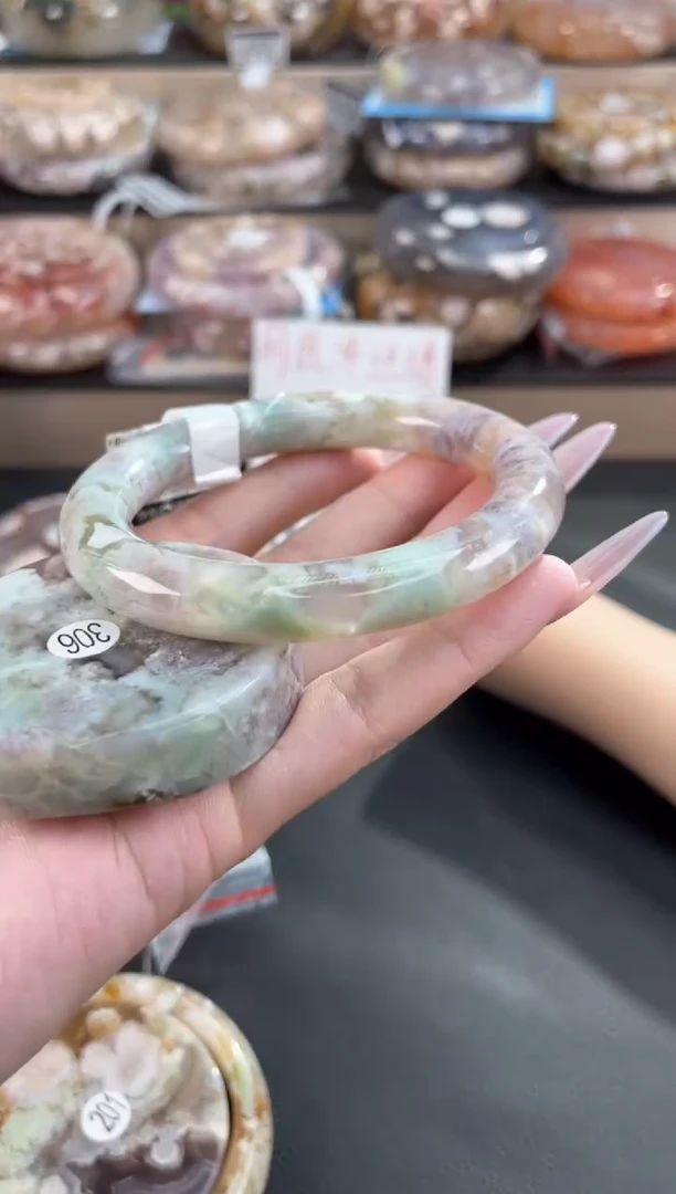 未镶嵌手镯石英质玉59