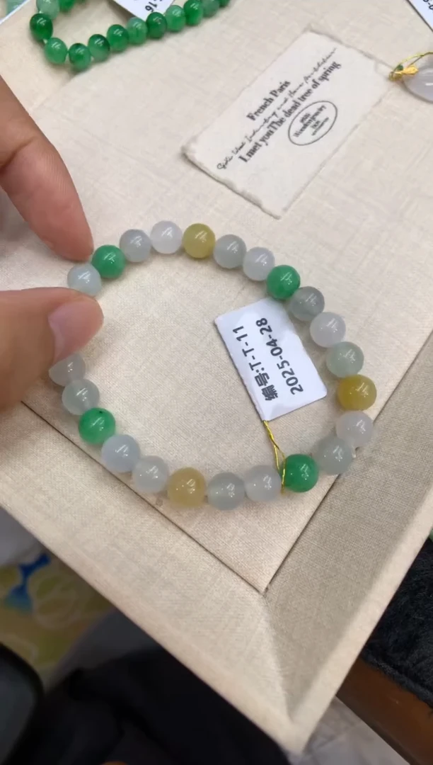 翡翠未镶嵌颈饰手串