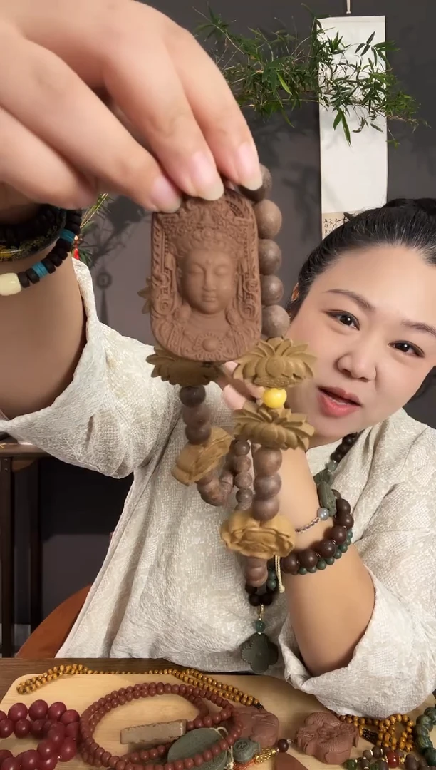 泥塑龙涎+参茸观自在+金颜茉莉脖挂