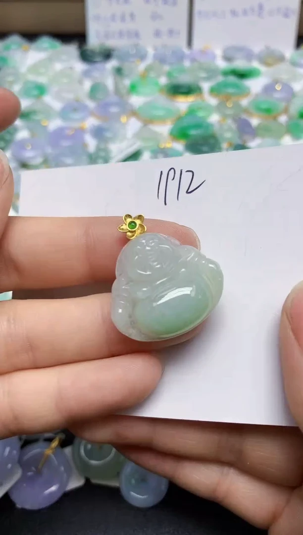 翡翠未镶嵌颈饰天然缅甸翡翠A货